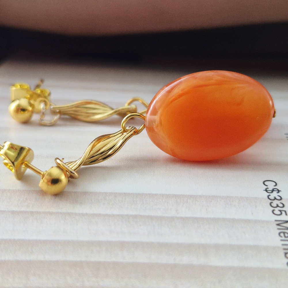 Vibrant Gold Tone Orange Amber Acrylic Bead Droplet Earrings Light Minimalist - Picture 4 of 7
